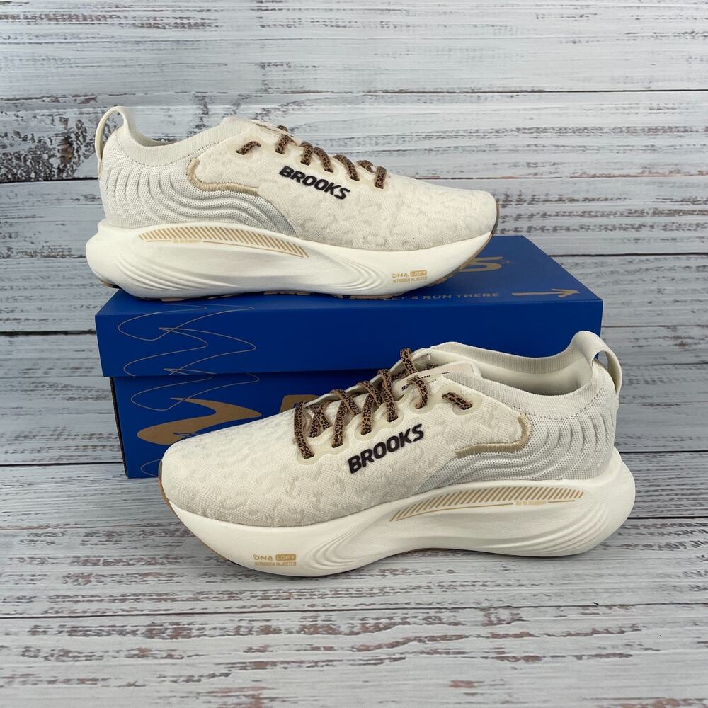 Brooks Adrenaline GTS 25 Women US 6.5B Running Shoe Coconut Tofu Crème - Picture 2 of 11